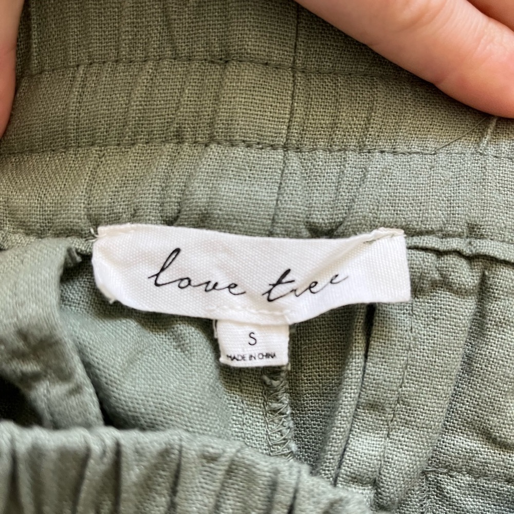 Olive green linen shorts - Picture 3 of 6